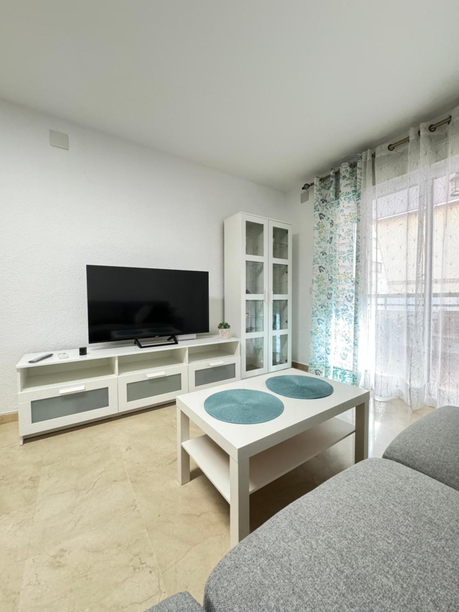 Estacion Del Mar Apartment Malaga Exterior photo