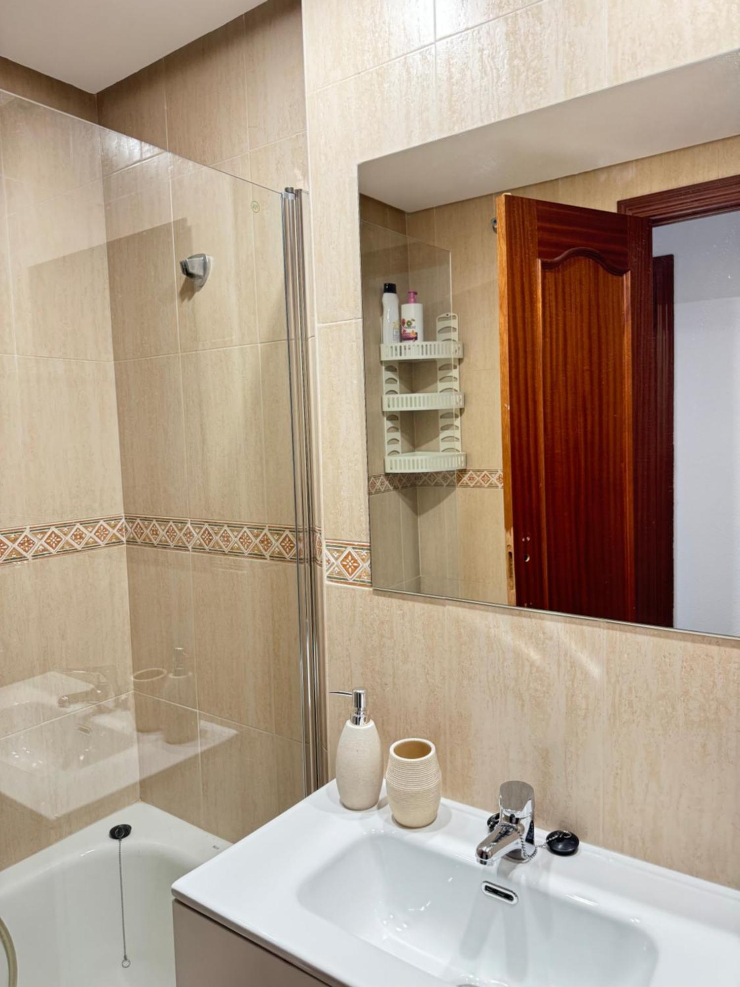 Estacion Del Mar Apartment Malaga Exterior photo